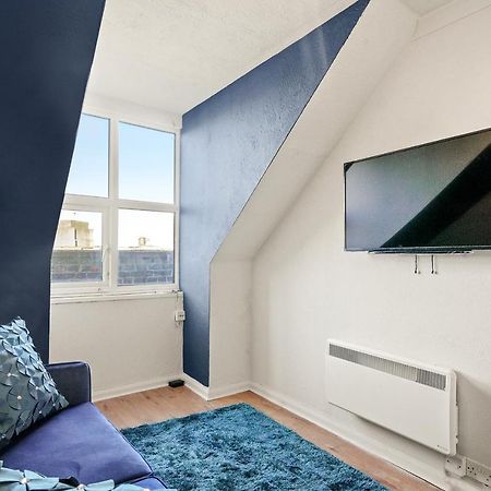 Апартаменты 2 Bed Central Hub In Medway Чатам Экстерьер фото